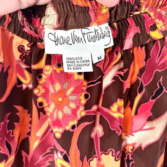 Diane Von Furstengerg Vintage 100% Silk Abstract Pull-On Wide Leg Pants Medium - Picture 9 of 9